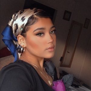 Meet your Posher, Mila